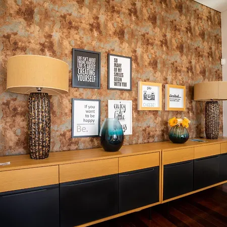 Carlota By Madeira カニコ